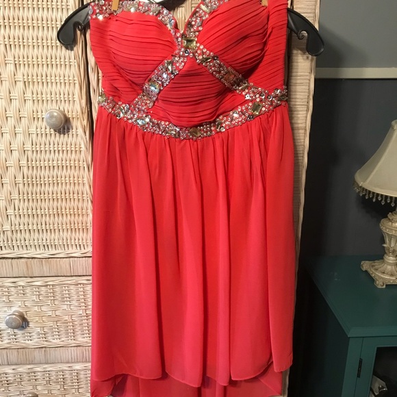 Prom dress - Picture 1 of 2